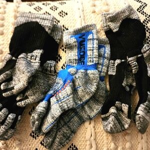 4 pack Yuedge Performance Cotton Moisture Wicking Socks